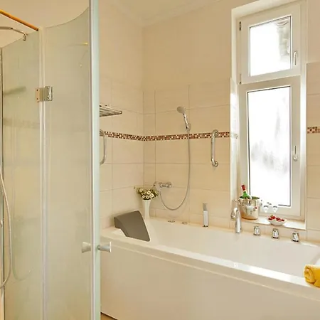 Appartamento See-eck Im Zentrum Von Ahlbeck, Cleaning Included