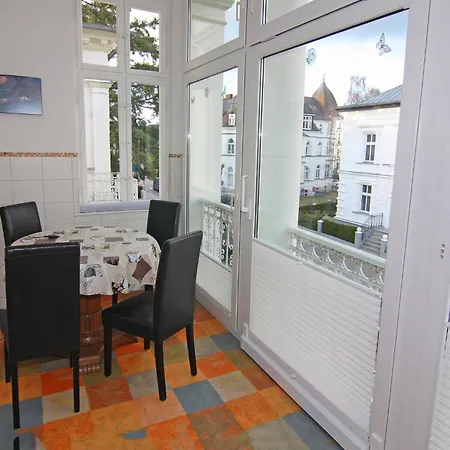 Appartamento See-eck Im Zentrum Von Ahlbeck, Cleaning Included *